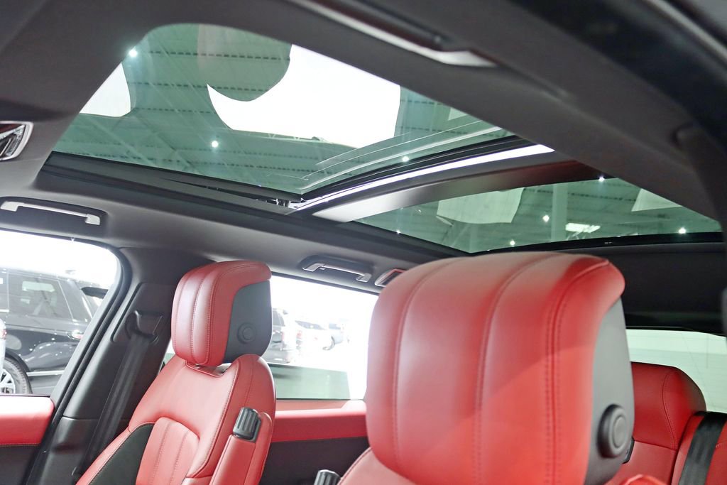 Used 2020 Land Rover Range Rover Sport HSE Dynamic image 32