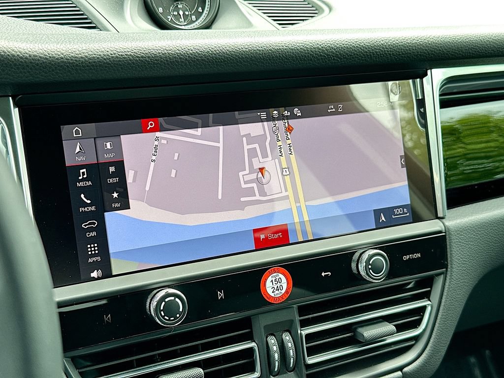 Certified 2026 Porsche Macan AWD/4WD image 16