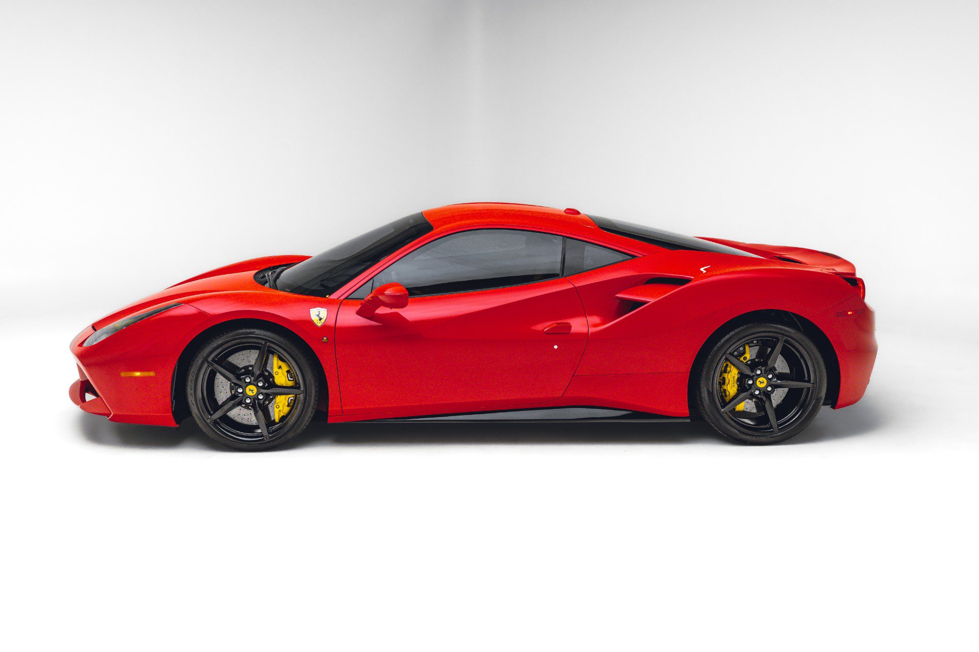 Used 2017 Ferrari 488 GTB RWD image 6