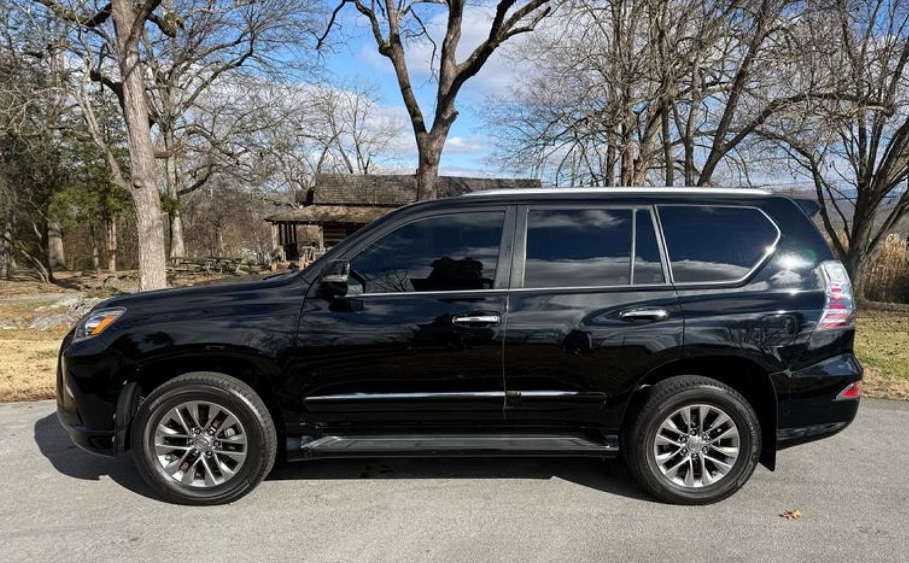 Used 2017 Lexus GX 460 Luxury image 10