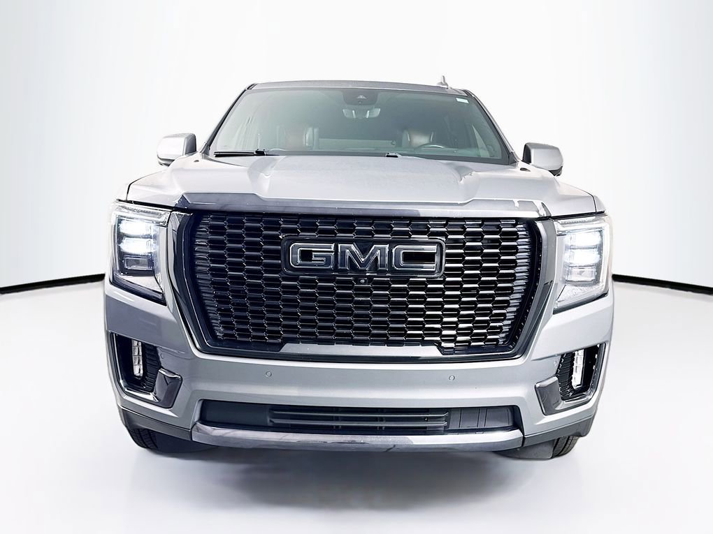 Used 2023 GMC Yukon XL Denali Ultimate AWD/4WD image 2
