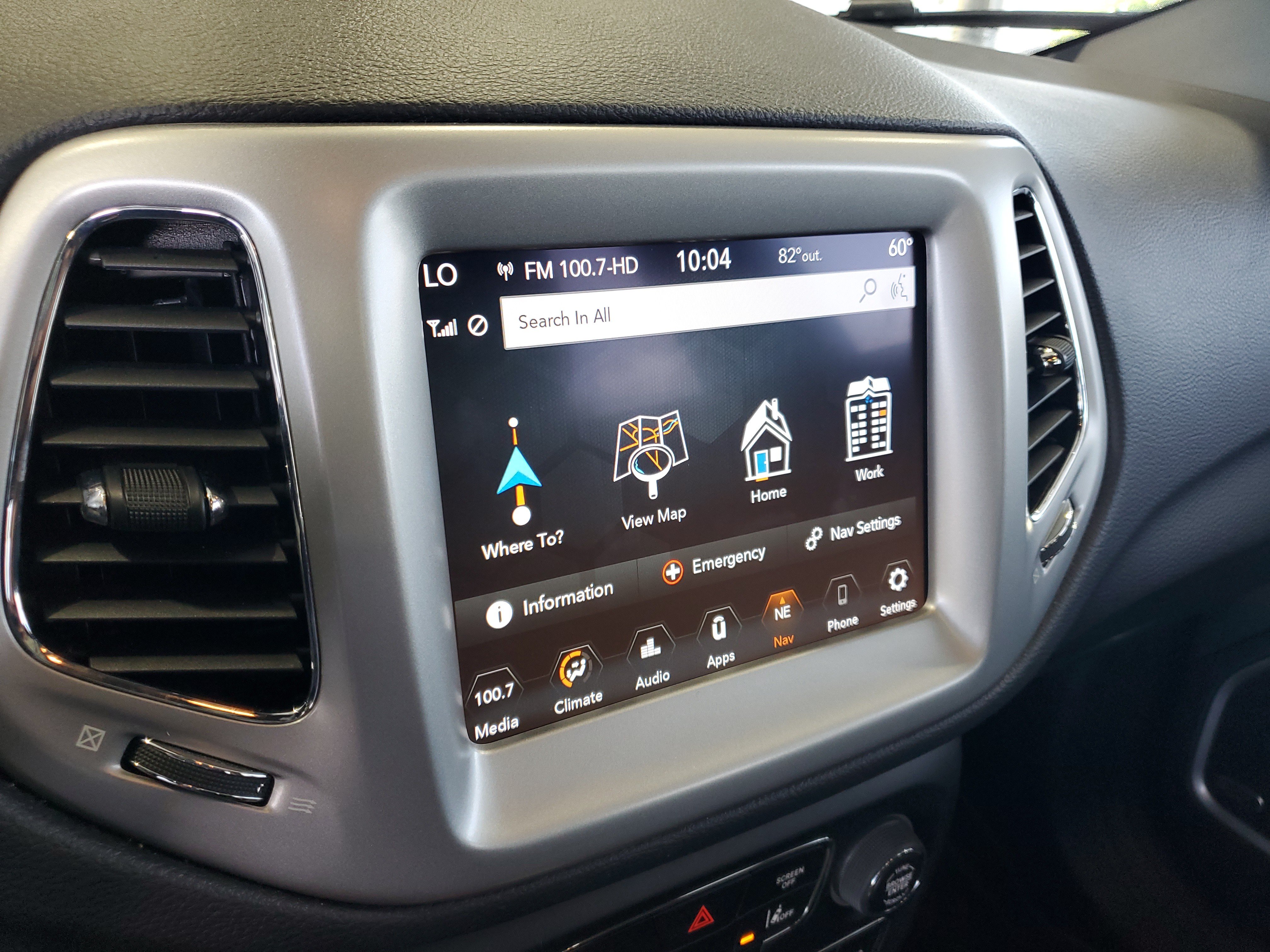 Used 2021 Jeep Compass Latitude w/ Sun and Sound Group FWD image 24