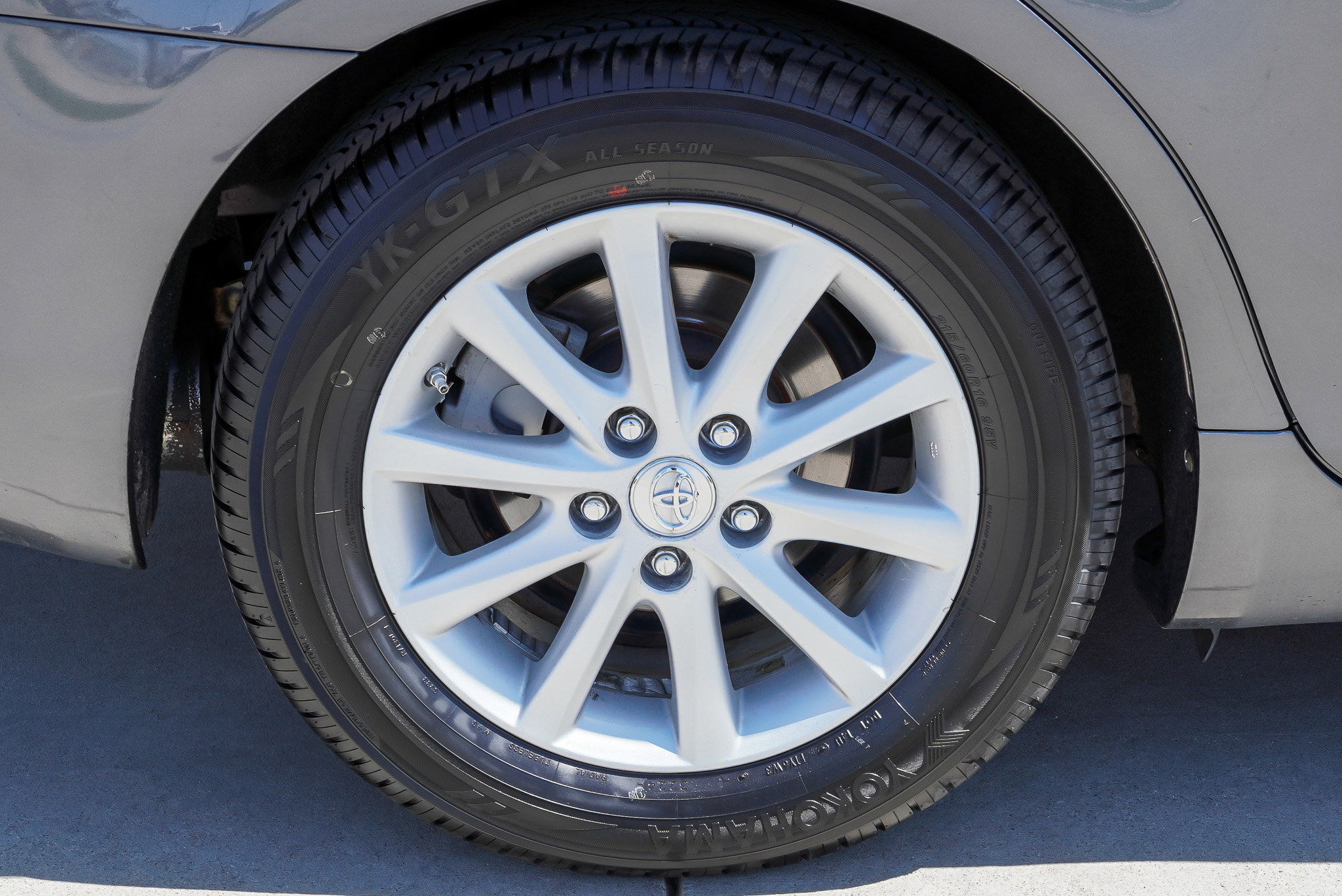 Used 2010 Toyota Camry XLE FWD image 10