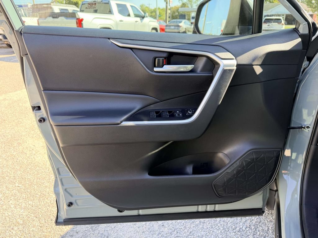Certified 2023 Toyota RAV4 XLE w/ Convenience Package AWD/4WD image 17