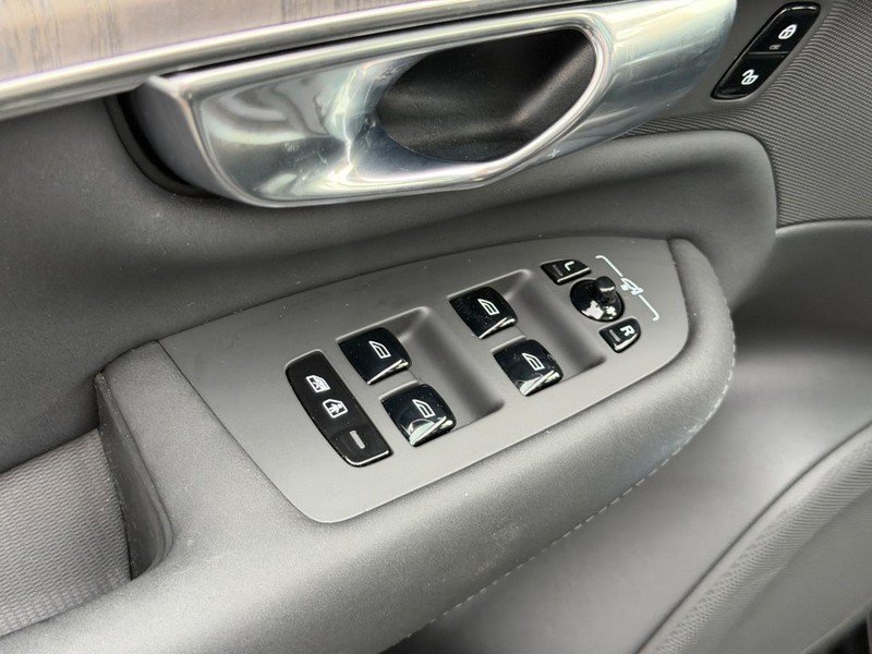 Certified 2026 Volvo XC90 B6 Ultra AWD/4WD image 16