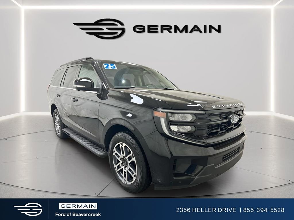 Certified 2025 Ford Expedition Active image 1