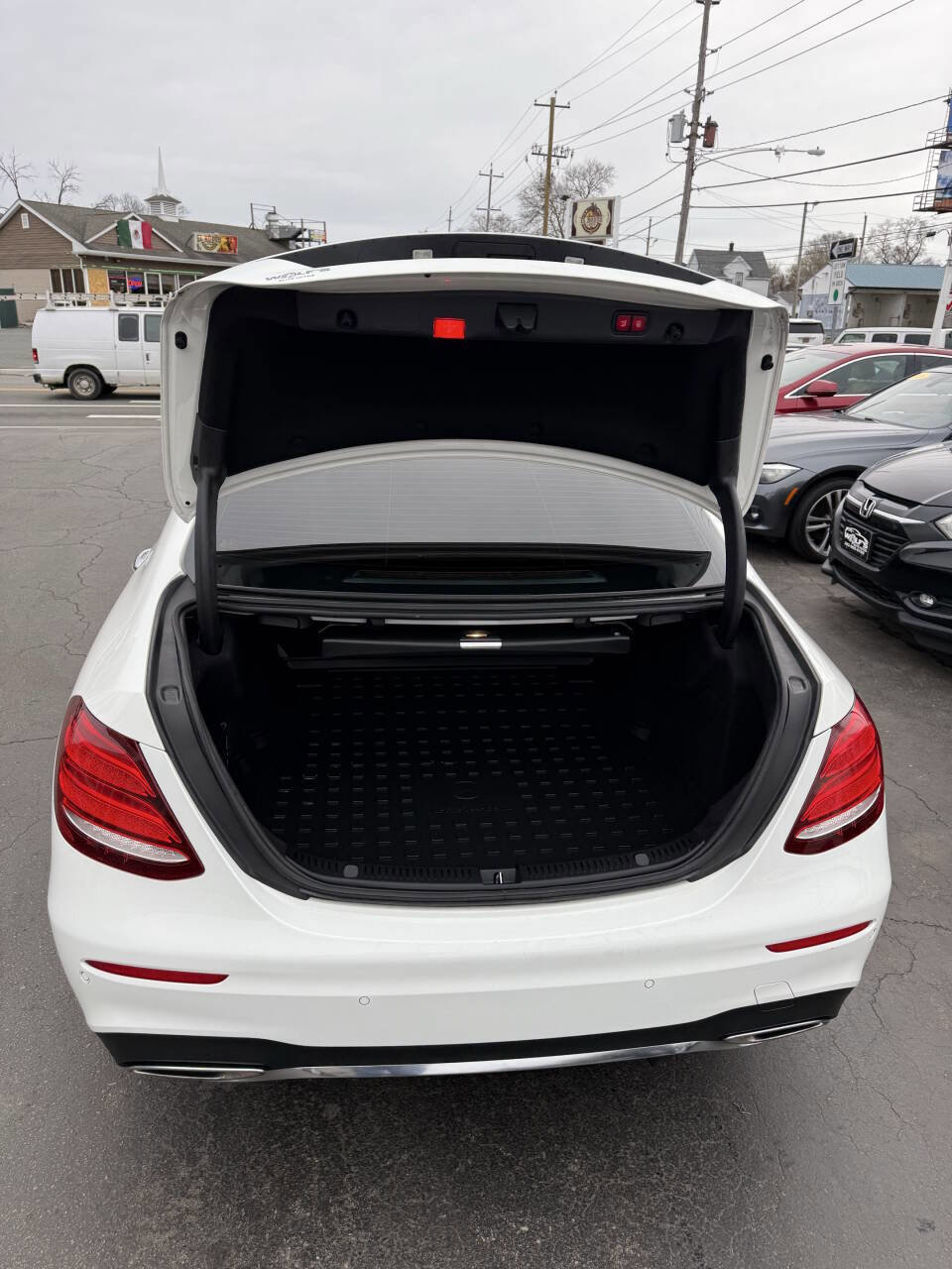 Used 2018 Mercedes-Benz E 300 4MATIC image 16