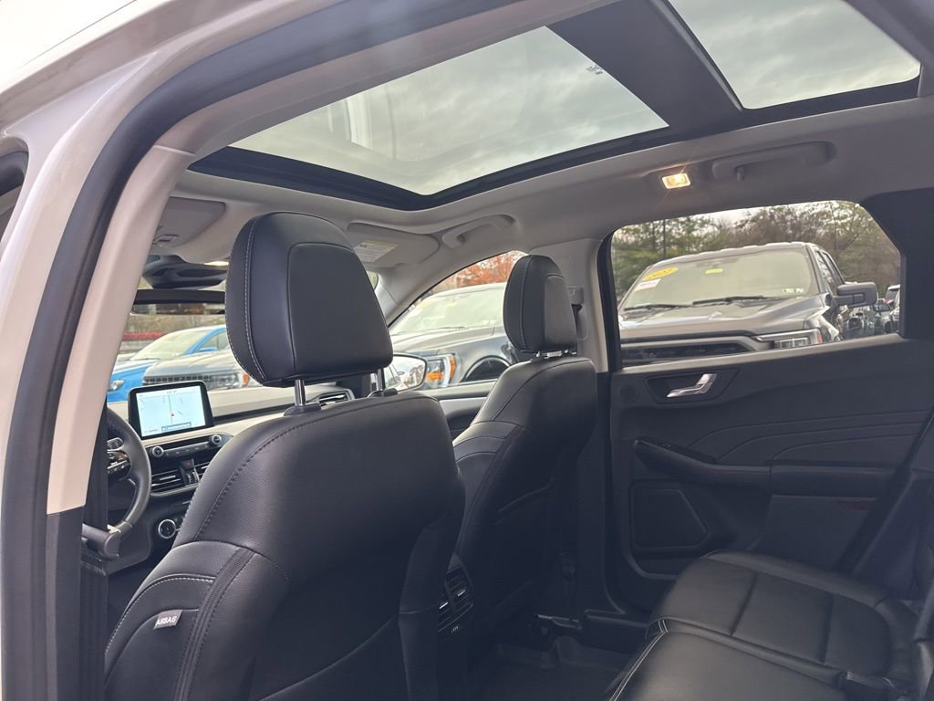 Certified 2022 Ford Escape SEL w/ Technology Package image 35
