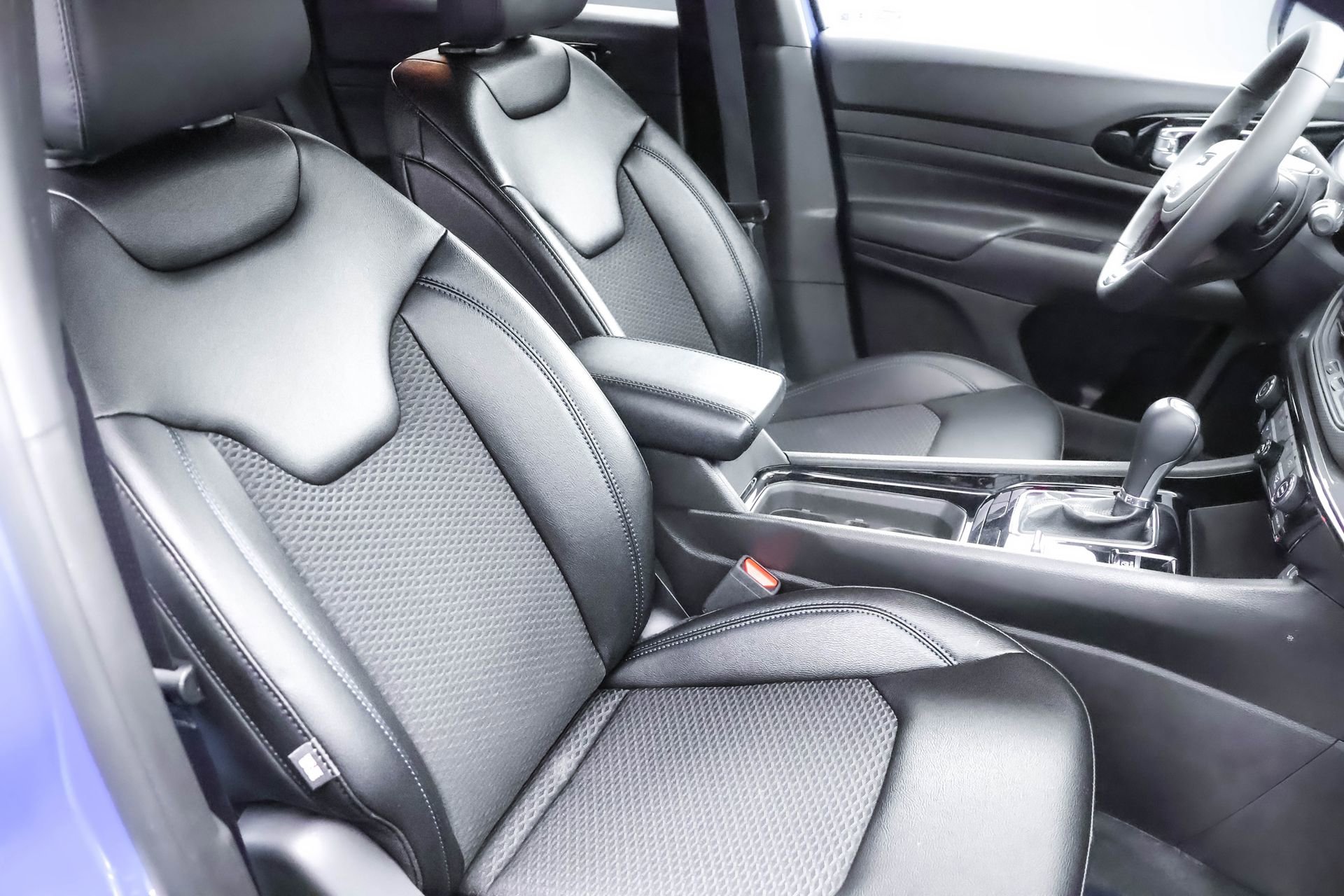 Used 2025 Jeep Compass Latitude w/ Altitude Special Edition image 41