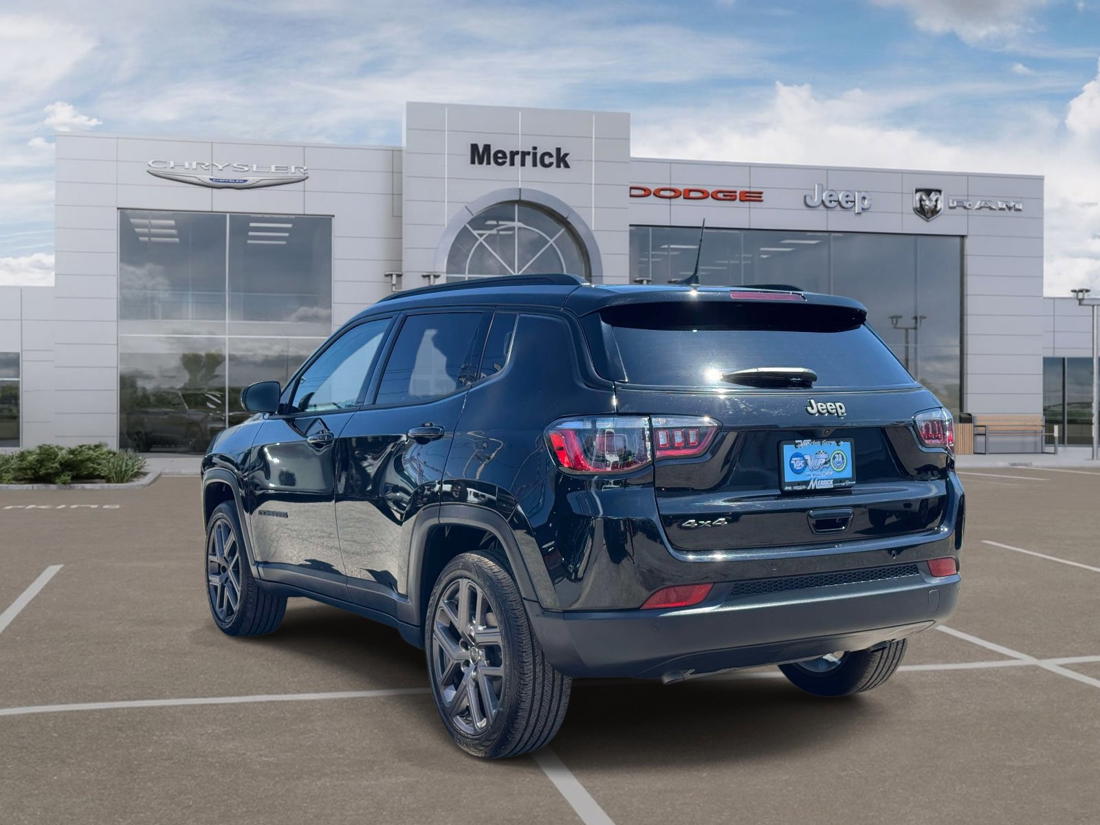 Used 2025 Jeep Compass Limited w/ Sun & Sound Group AWD/4WD image 8