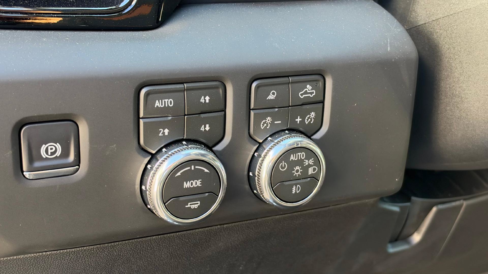 New 2026 GMC Sierra 2500 AT4 w/ AT4 Premium Plus Package AWD/4WD image 16