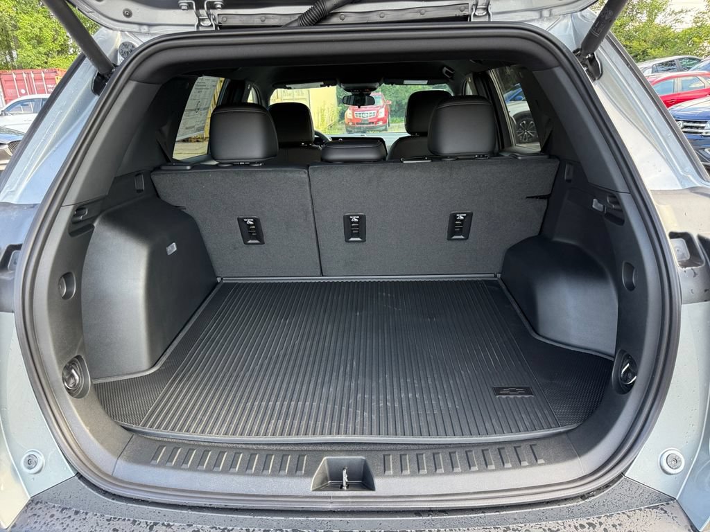 New 2027 Chevrolet Equinox LT w/ Convenience Package II FWD image 24