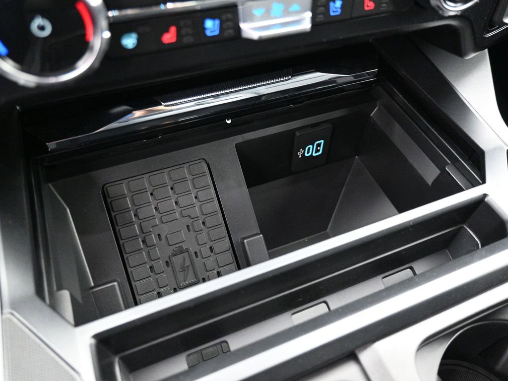 New 2026 Ford F250 Lariat w/ Black Appearance Package image 17