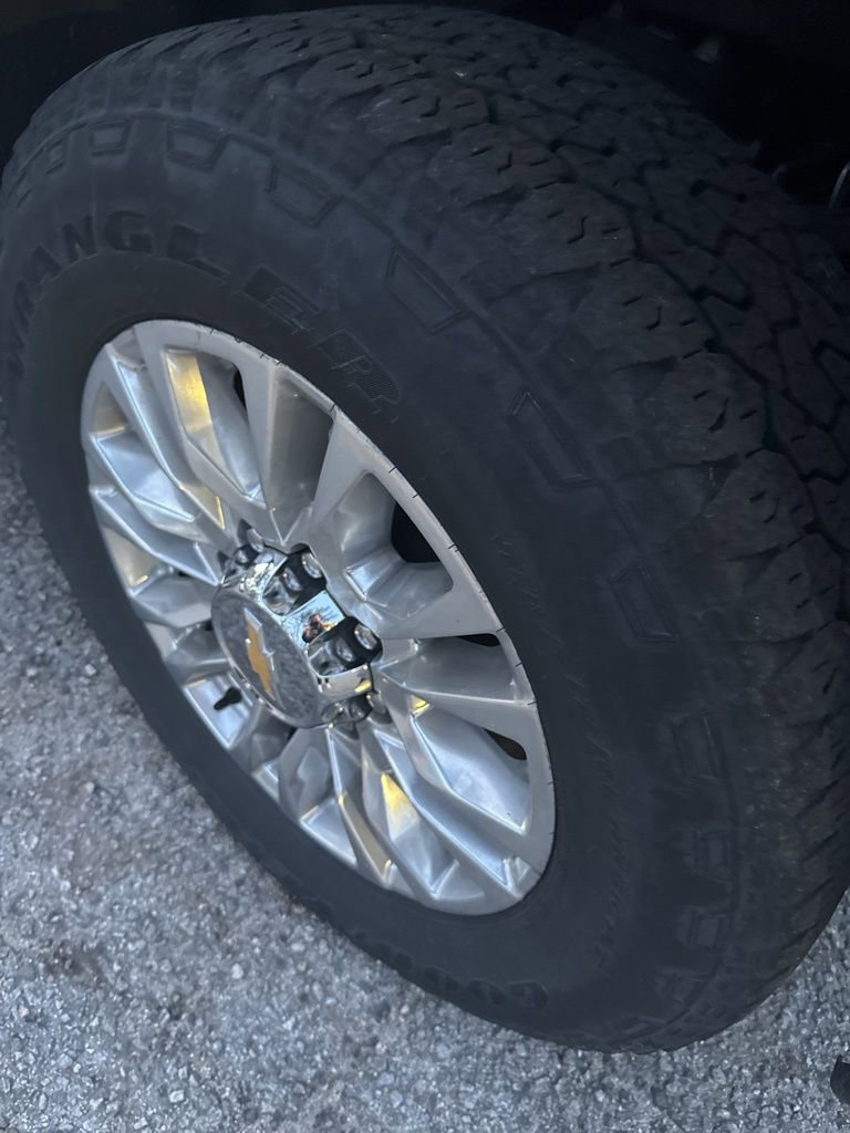 Used 2021 Chevrolet Silverado 2500 High Country w/ Z71 Off-Road Package image 11