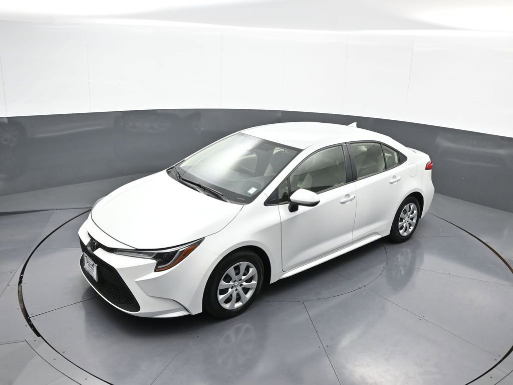Certified 2022 Toyota Corolla LE FWD image 33