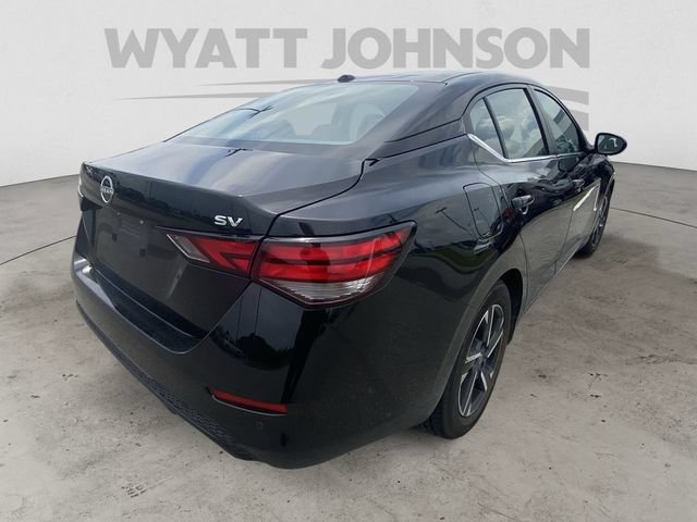 Used 2024 Nissan Sentra SV FWD image 9