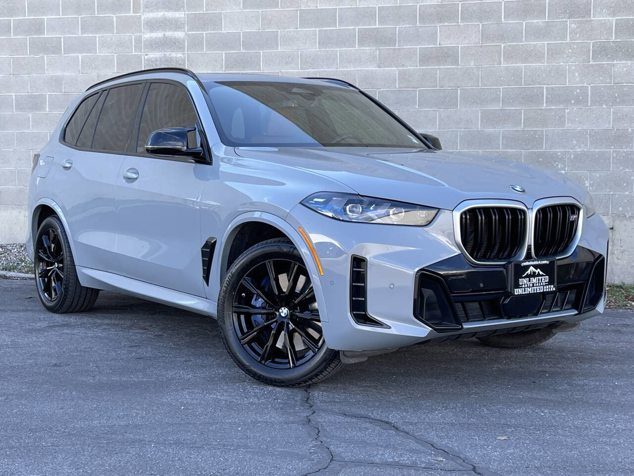 Used 2026 BMW X5 M60i AWD/4WD video 1