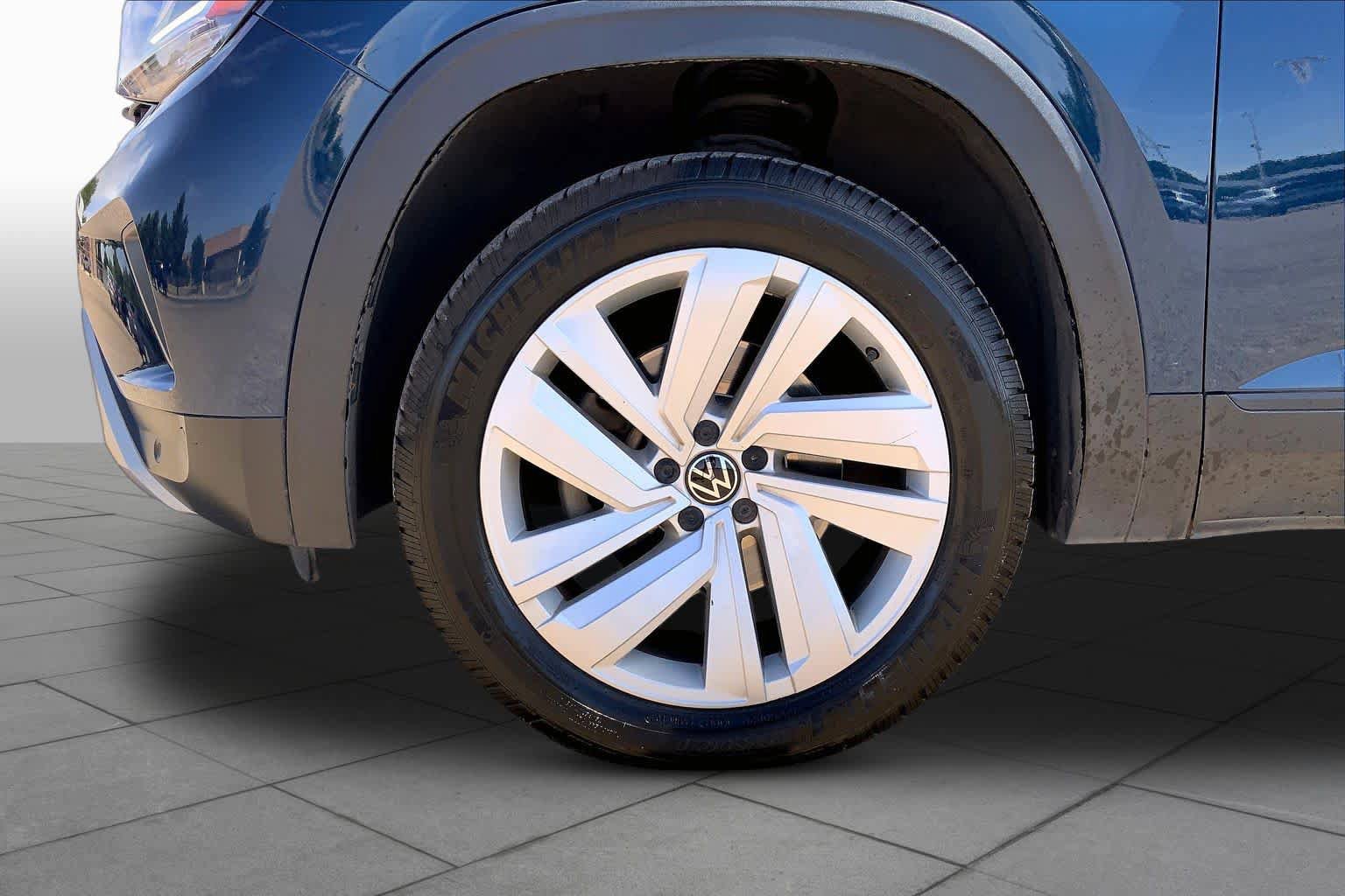 Used 2020 Volkswagen Atlas Cross Sport SE AWD/4WD image 11