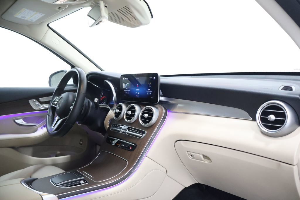 Used 2020 Mercedes-Benz GLC 300 4MATIC image 23