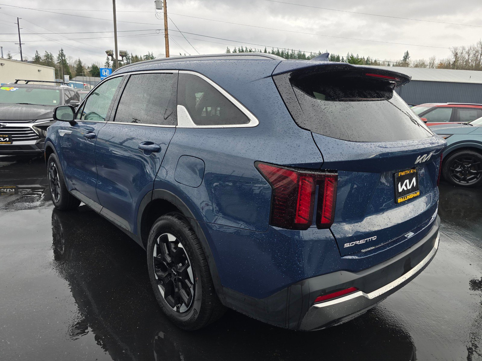 Used 2024 Kia Sorento S w/ Panoramic Sunroof Package image 5