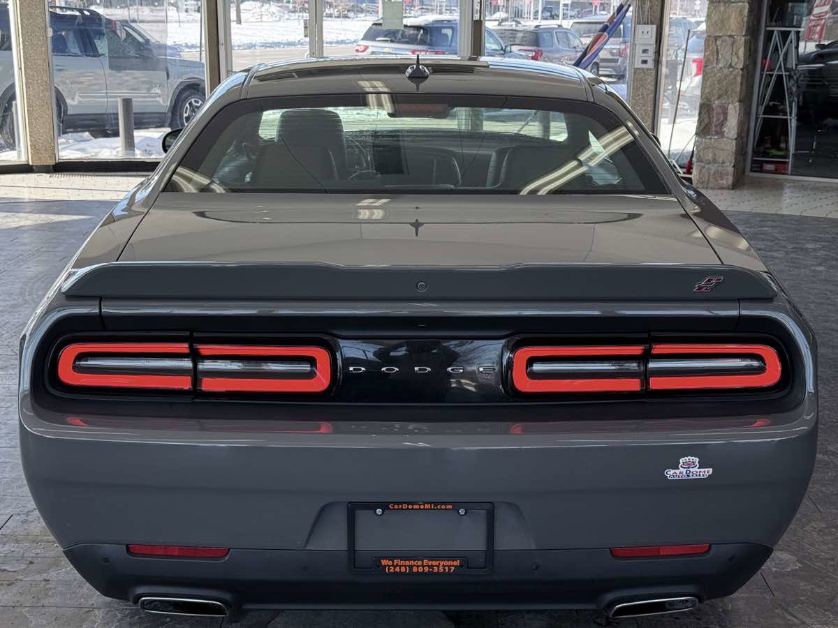Used 2018 Dodge Challenger GT w/ GT Interior Package image 9
