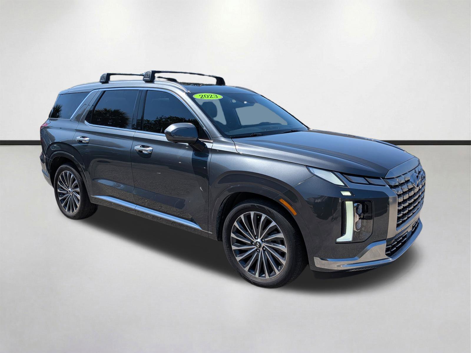 Used 2023 Hyundai Palisade Calligraphy image 2