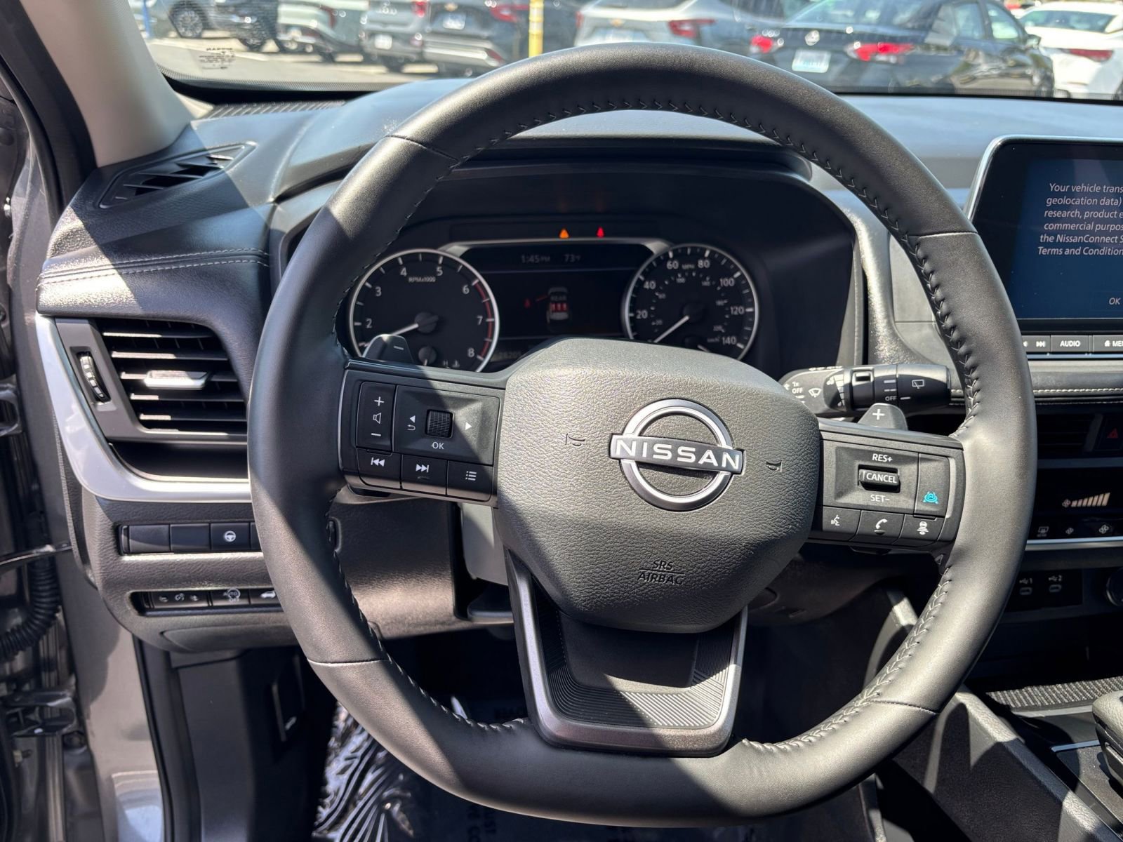 Used 2025 Nissan Rogue SV FWD image 29