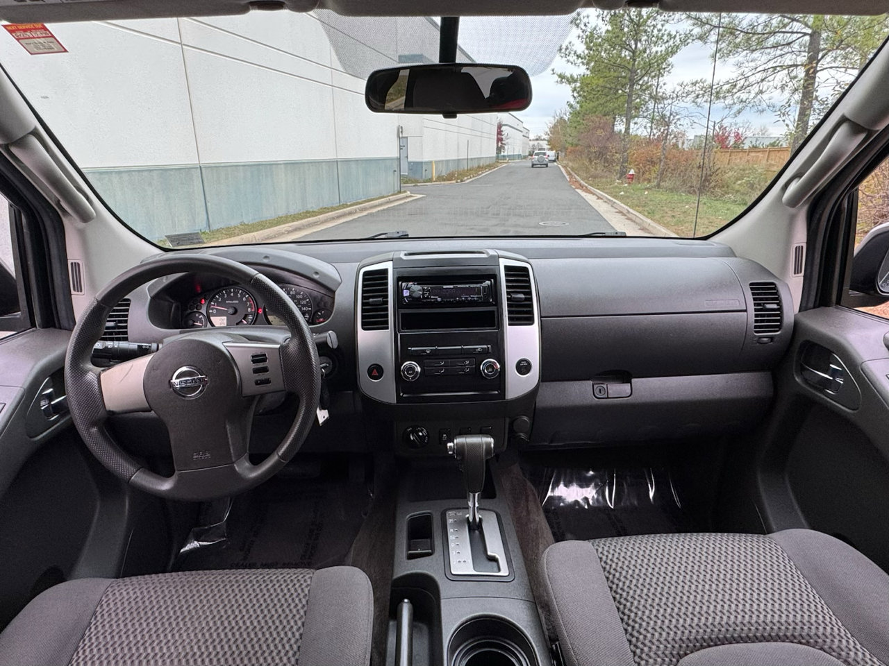 Used 2012 Nissan Frontier SV image 22