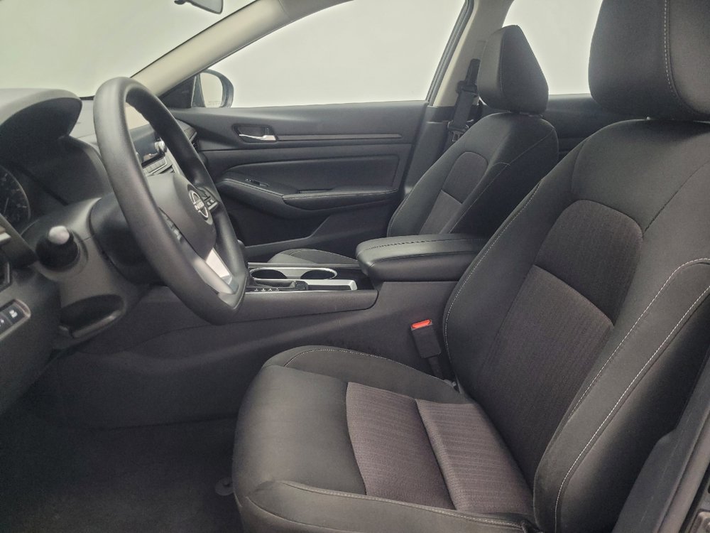Used 2024 Nissan Altima 2.5 SV image 17