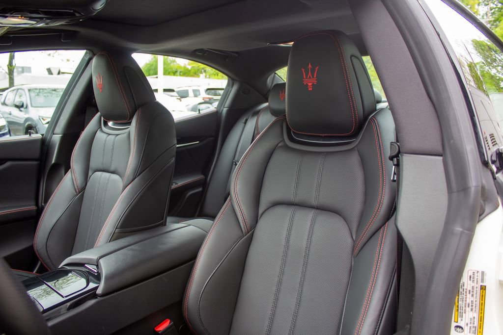 Used 2024 Maserati Ghibli Modena Q4 AWD/4WD image 12