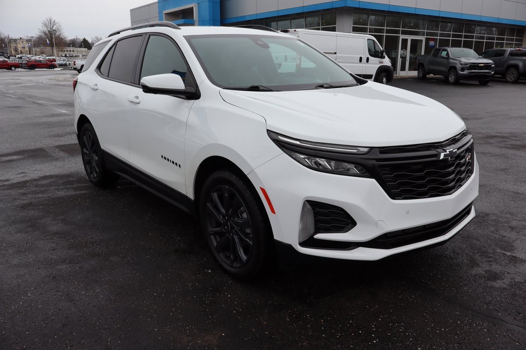 Used 2024 Chevrolet Equinox RS image 2