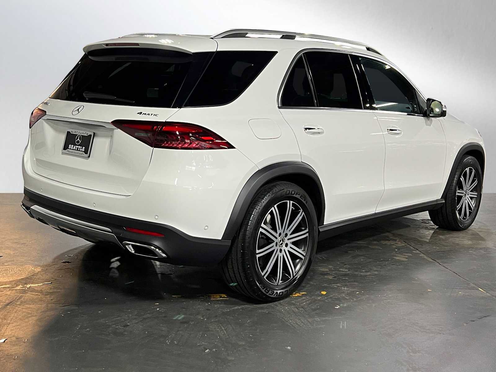 Used 2025 Mercedes-Benz GLE 450 4MATIC image 4