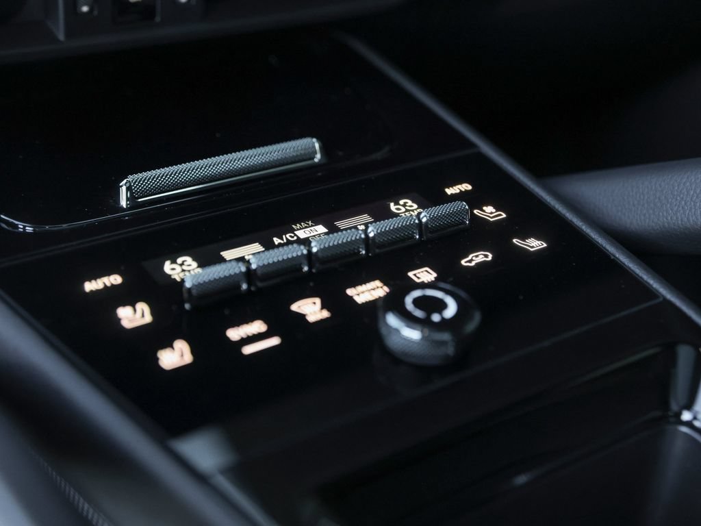 Certified 2026 Porsche Cayenne AWD/4WD image 27