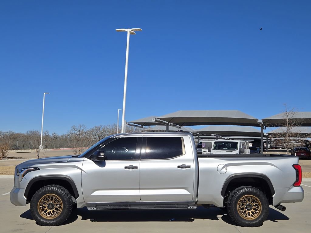 Used 2022 Toyota Tundra SR5 w/ SR5 Convenience Package image 4