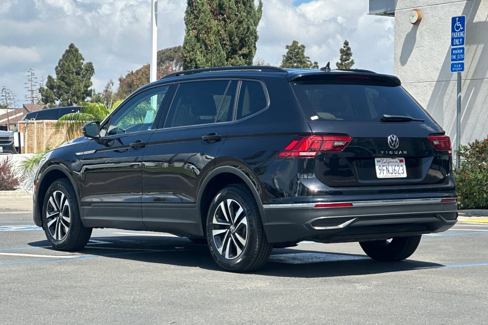 Certified 2023 Volkswagen Tiguan S image 6