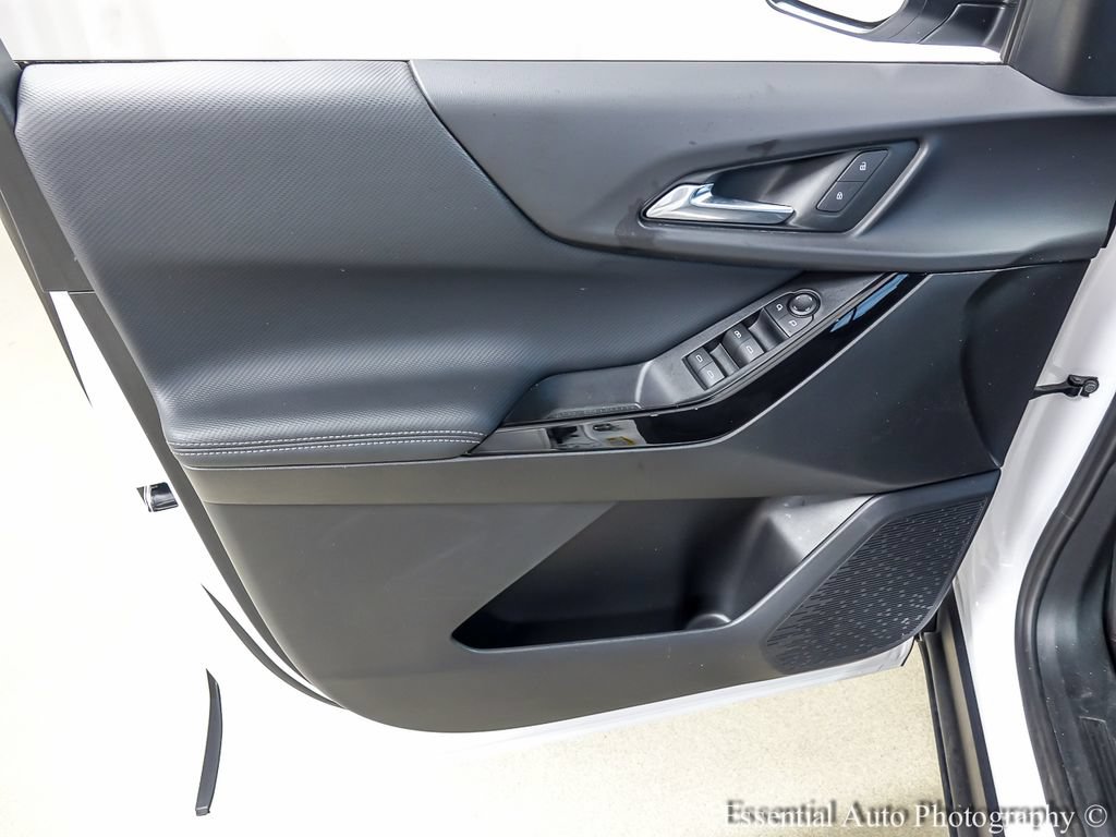 Used 2026 Chevrolet Equinox LT w/ LPO, Floor Liner Package FWD image 19