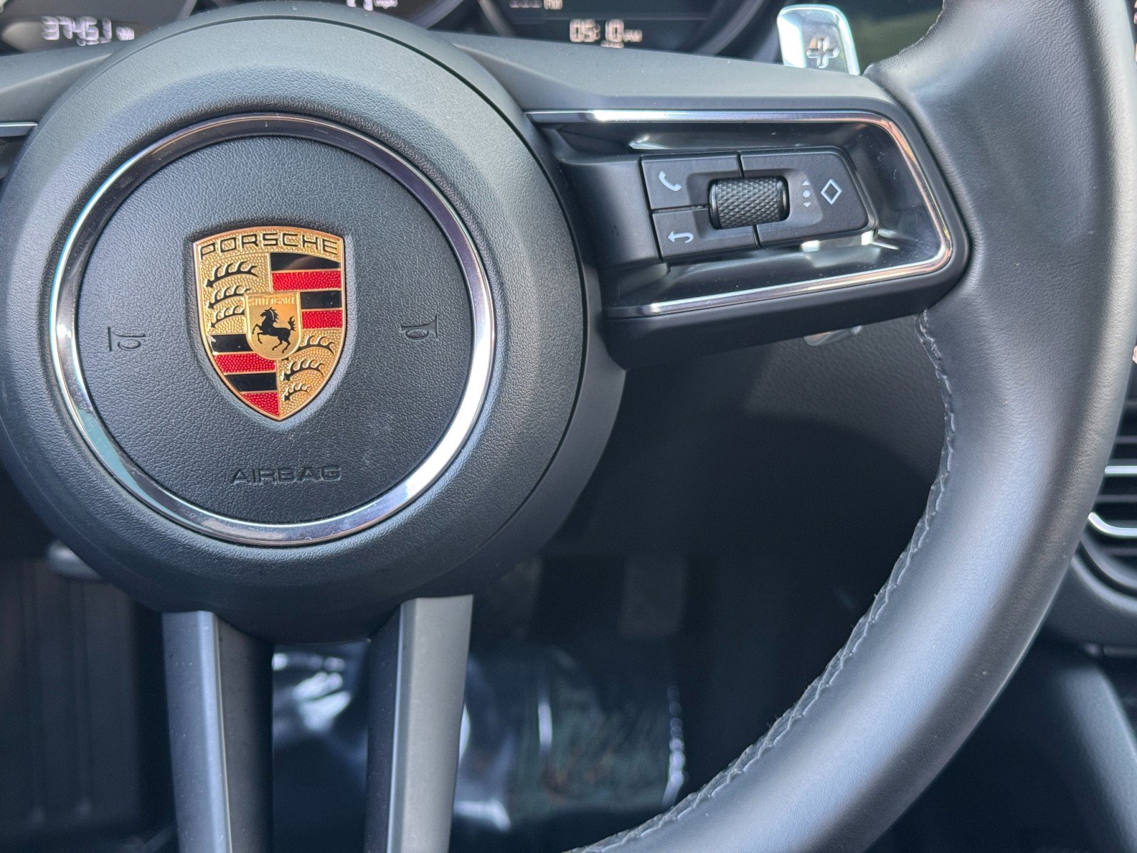 Used 2023 Porsche Macan image 24