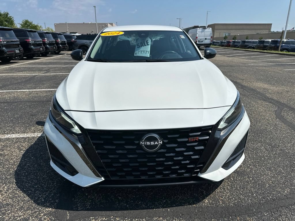 Used 2024 Nissan Altima 2.5 SR FWD image 15
