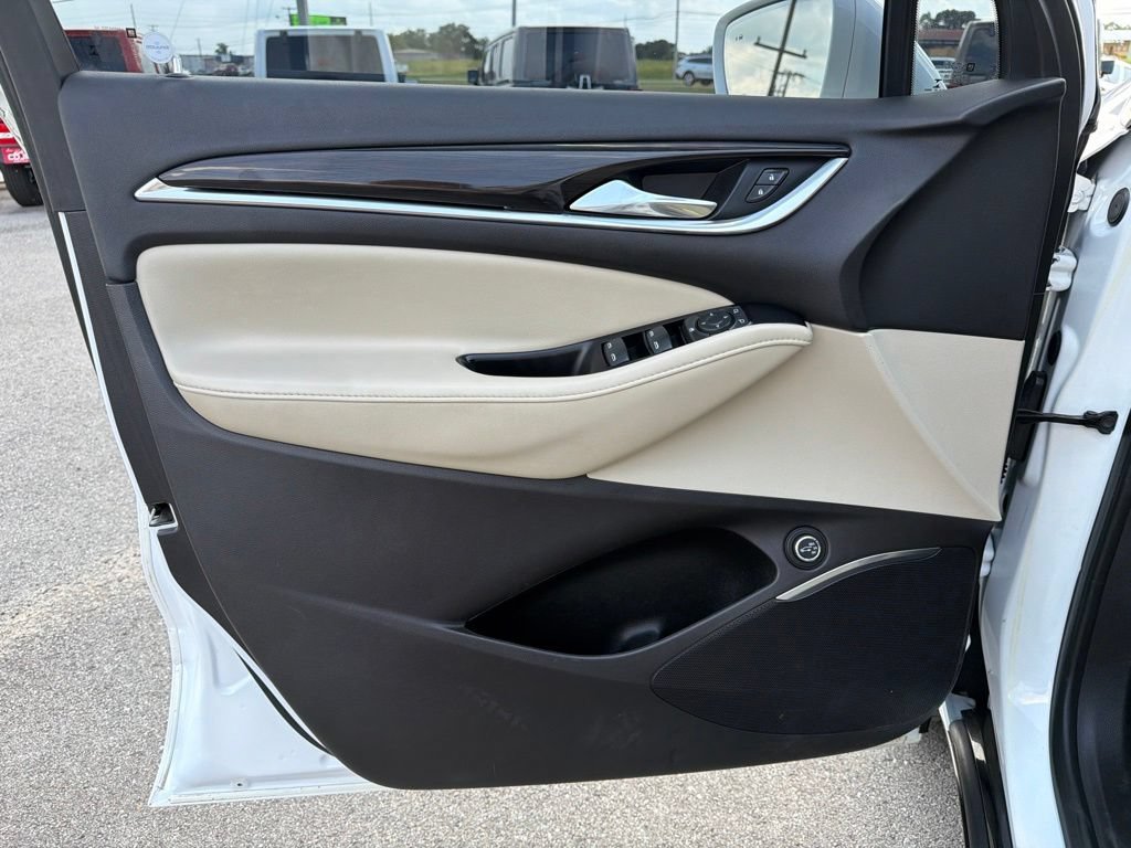 Used 2019 Buick Enclave Essence FWD image 29