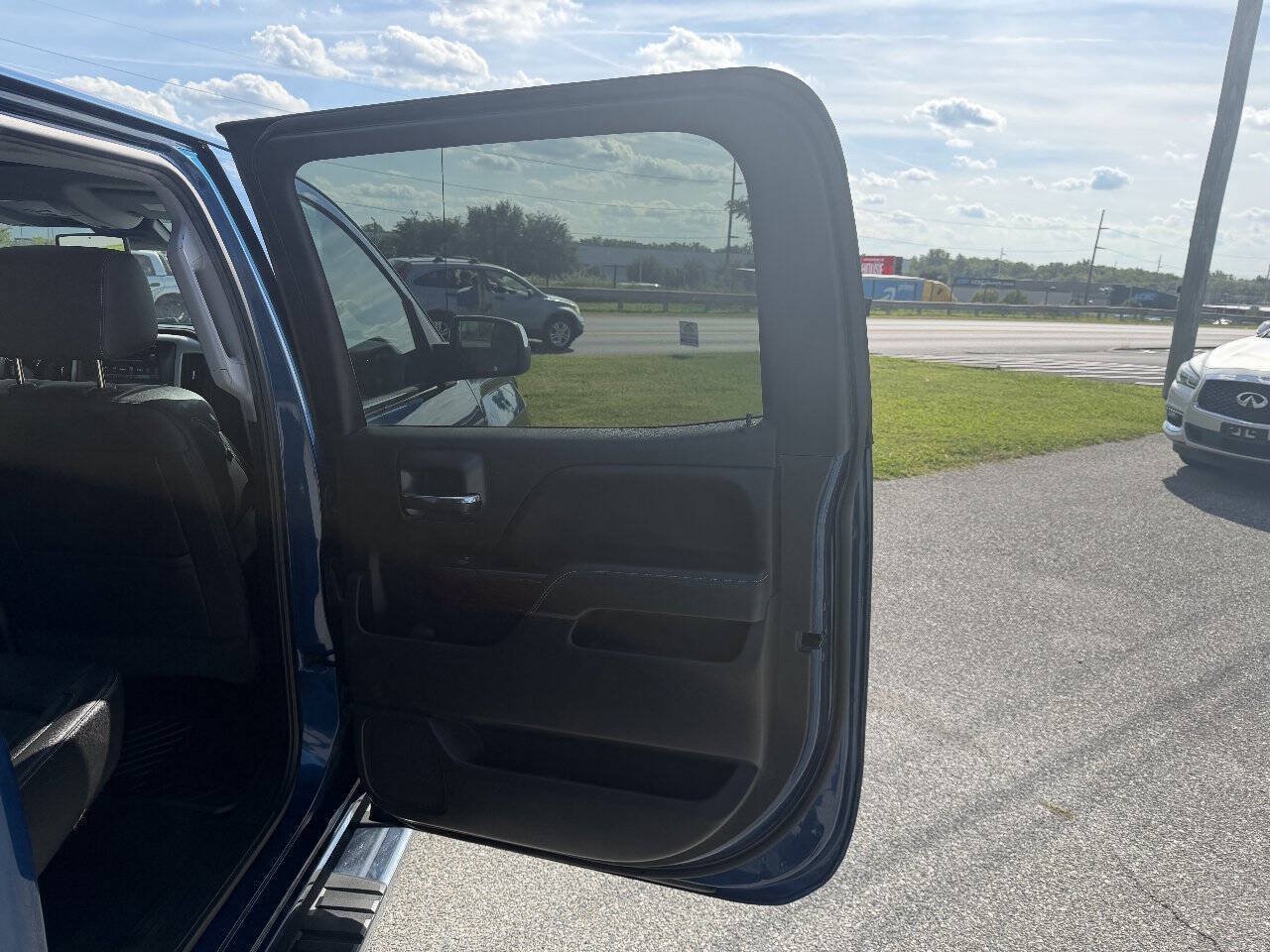 Used 2018 GMC Sierra 1500 SLT AWD/4WD image 23
