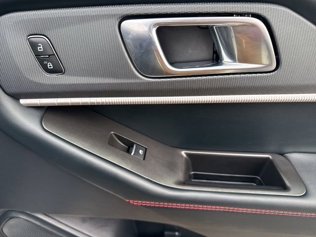 Used 2025 Ford Explorer ST-Line w/ ST-Line Street Pack image 58