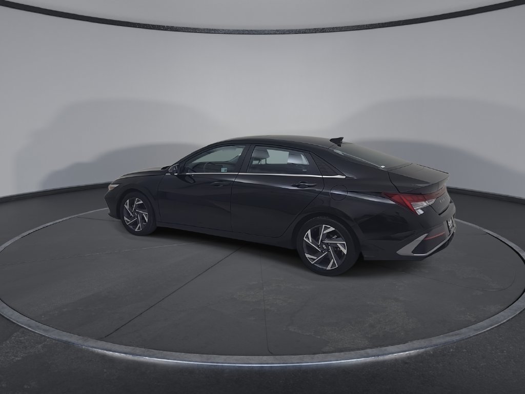 Used 2025 Hyundai Elantra Limited FWD image 10