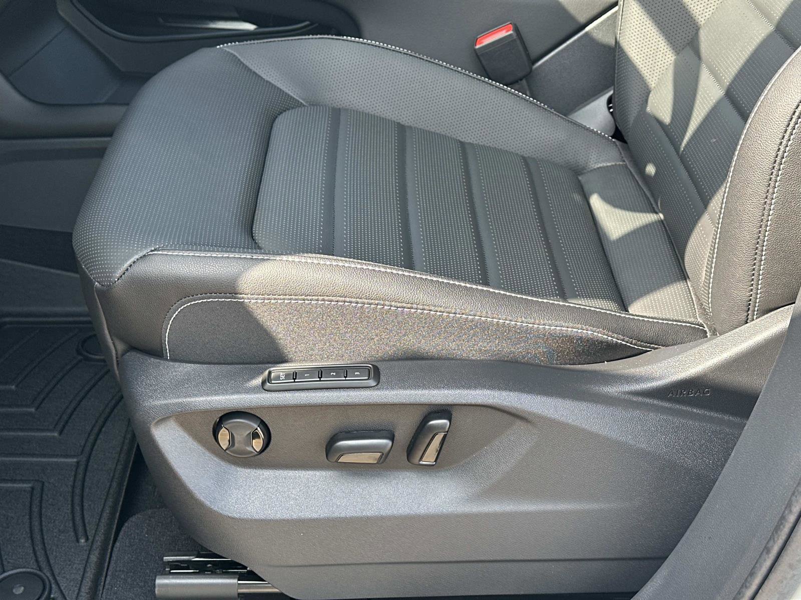 New 2026 Volkswagen Atlas Cross Sport SEL R-Line image 18