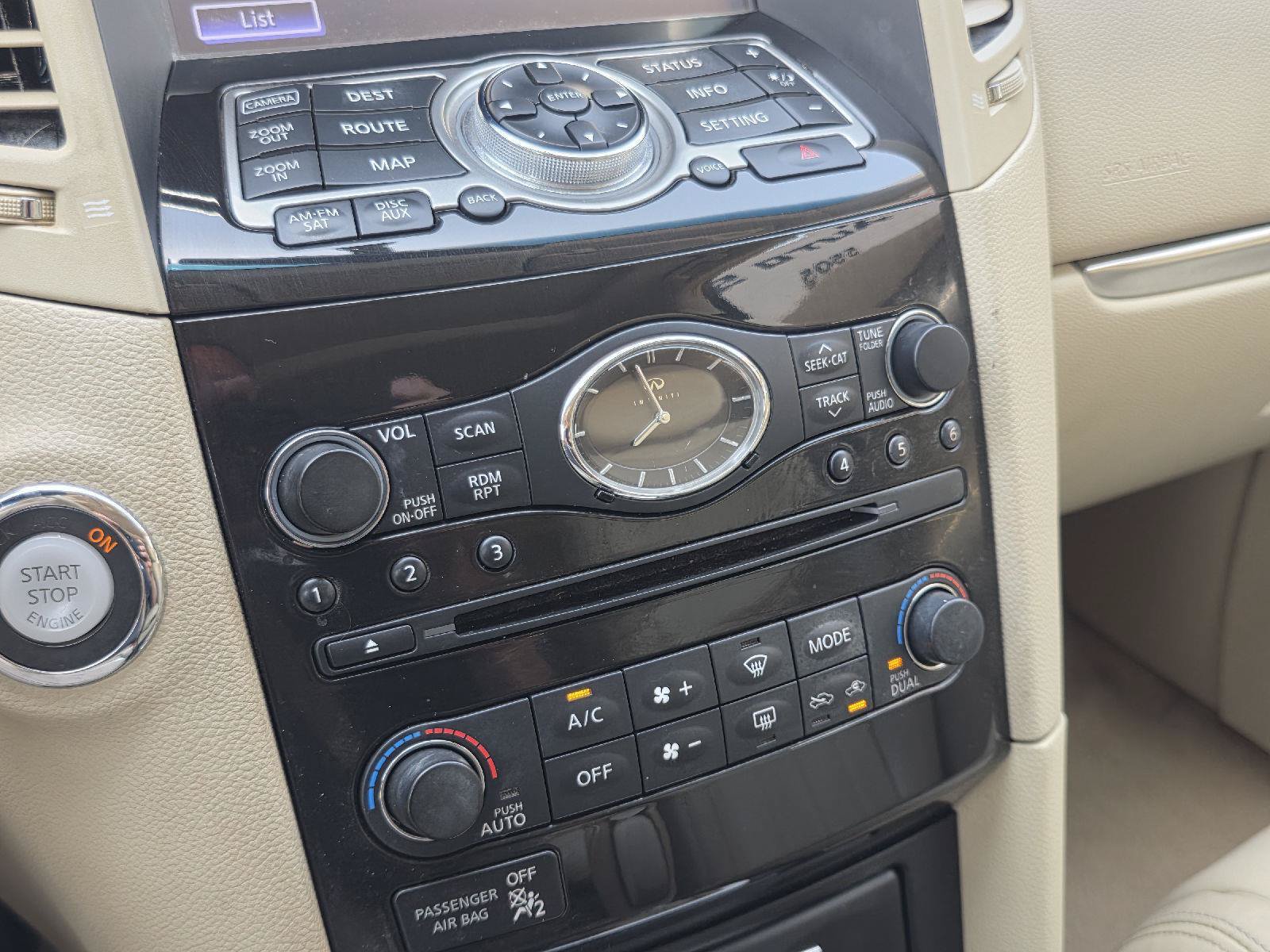 Used 2017 INFINITI QX70 2WD w/ Premium Package image 21