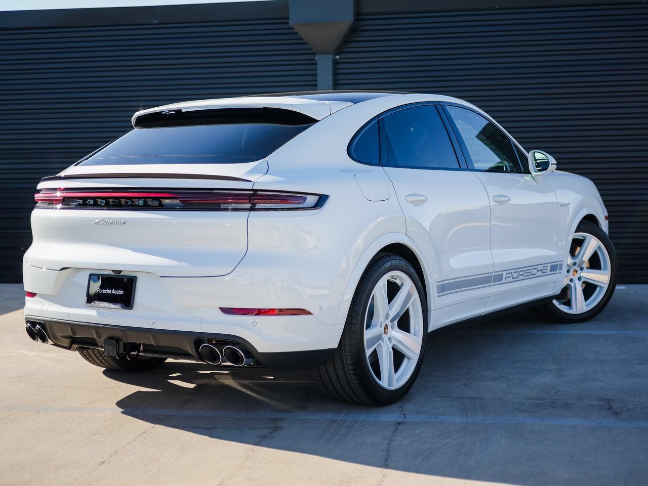 New 2026 Porsche Cayenne E-Hybrid Coupe AWD/4WD image 7