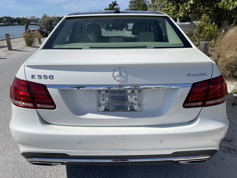 Used 2014 Mercedes-Benz E 550 4MATIC Sedan image 31