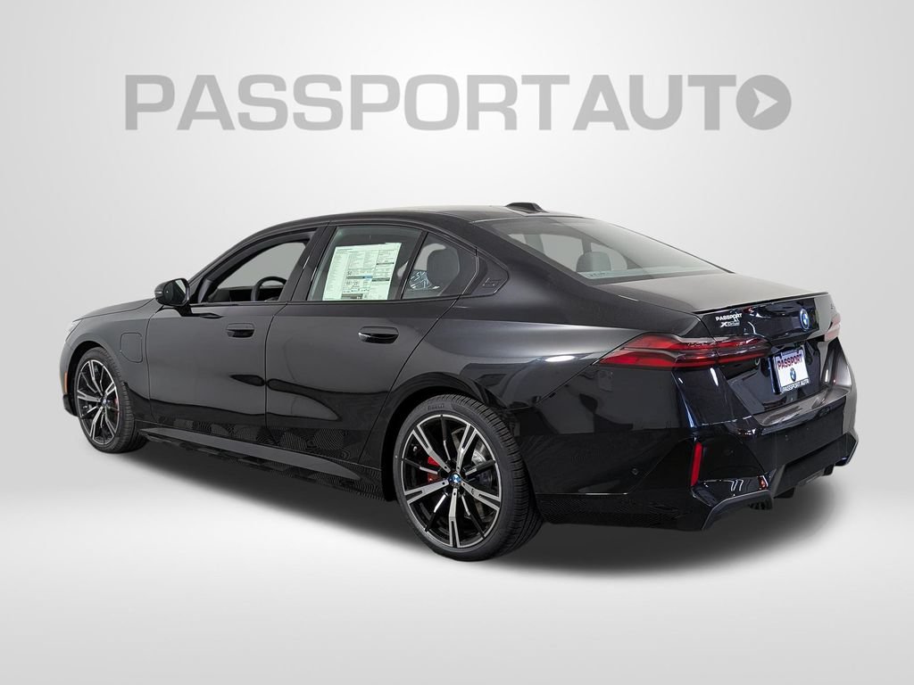 New 2027 BMW 550e xDrive w/ Premium Package AWD/4WD image 4