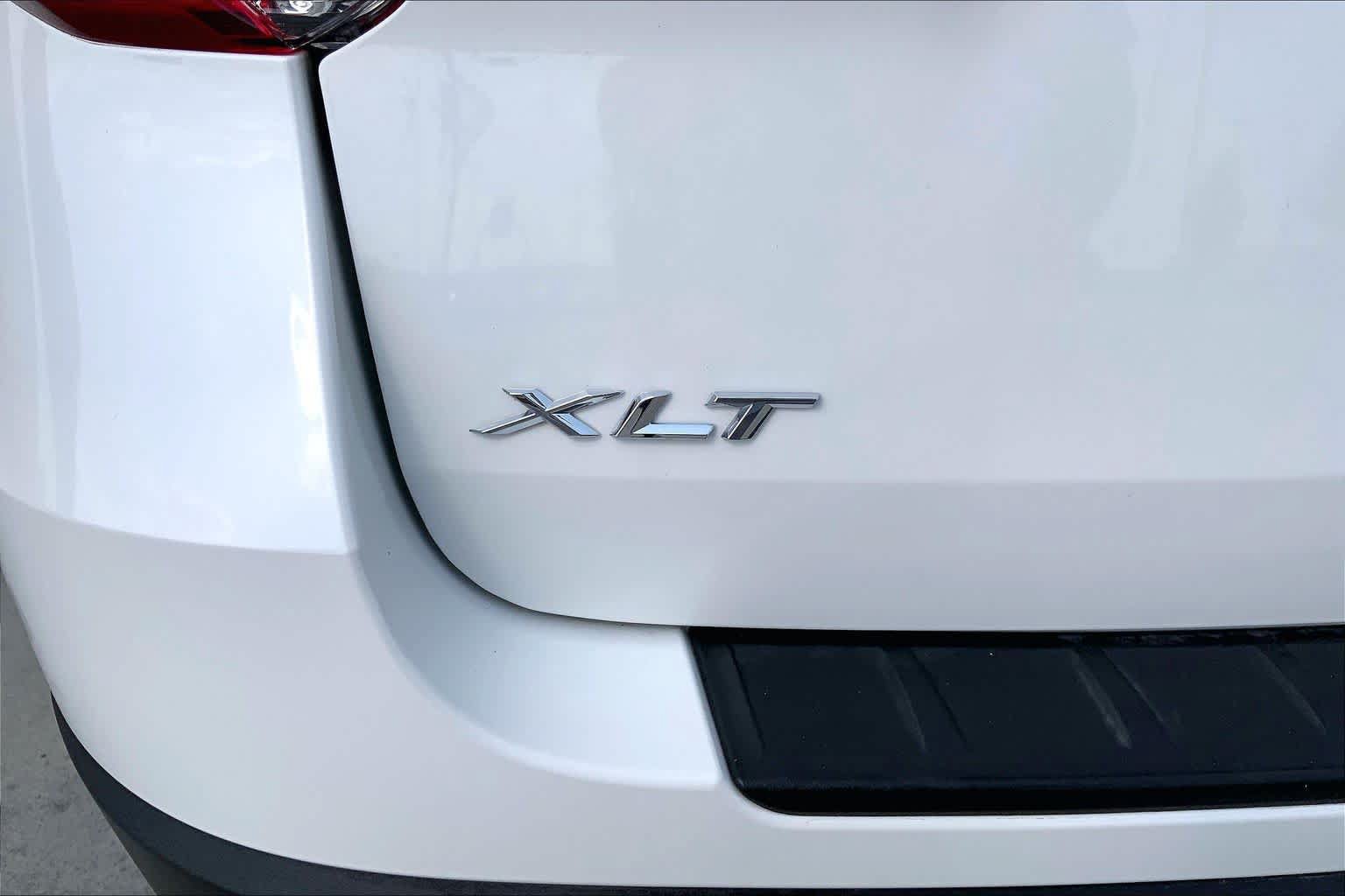 Used 2020 Ford Explorer XLT w/ Comfort Package AWD/4WD image 10
