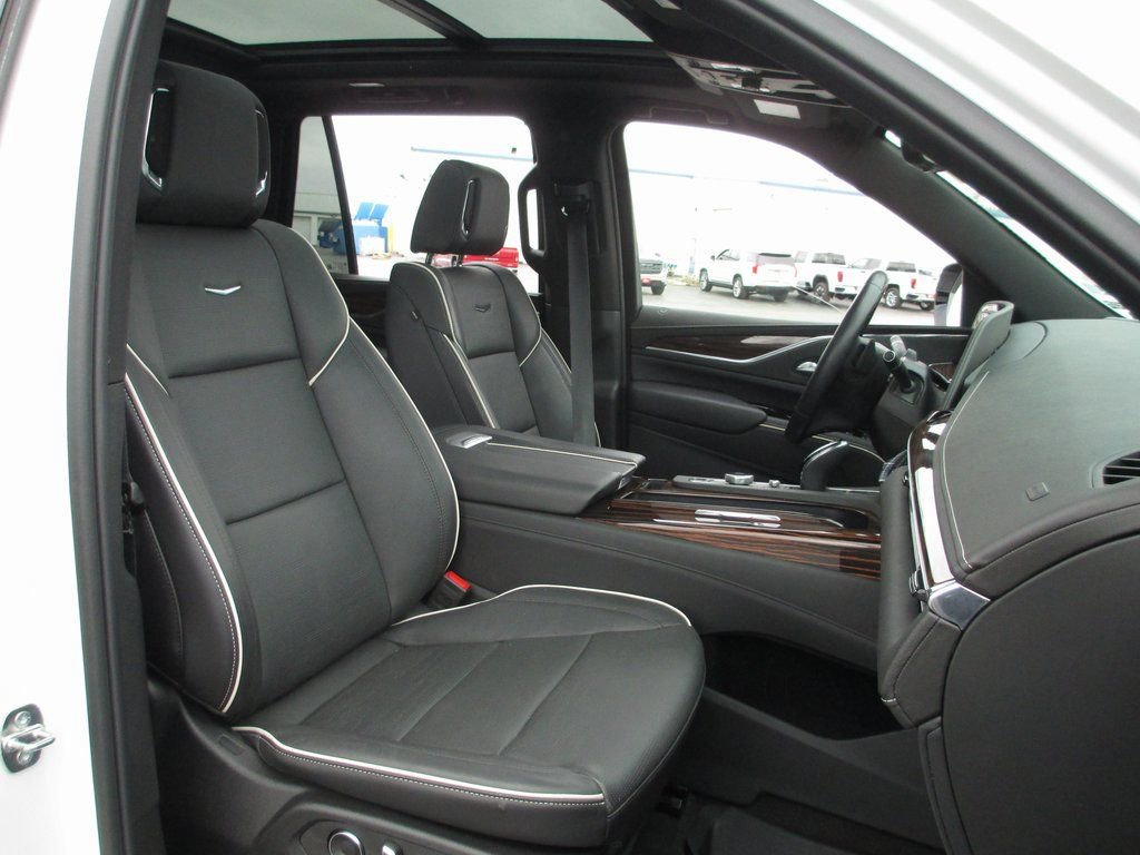 Used 2024 Cadillac Escalade Premium Luxury image 23