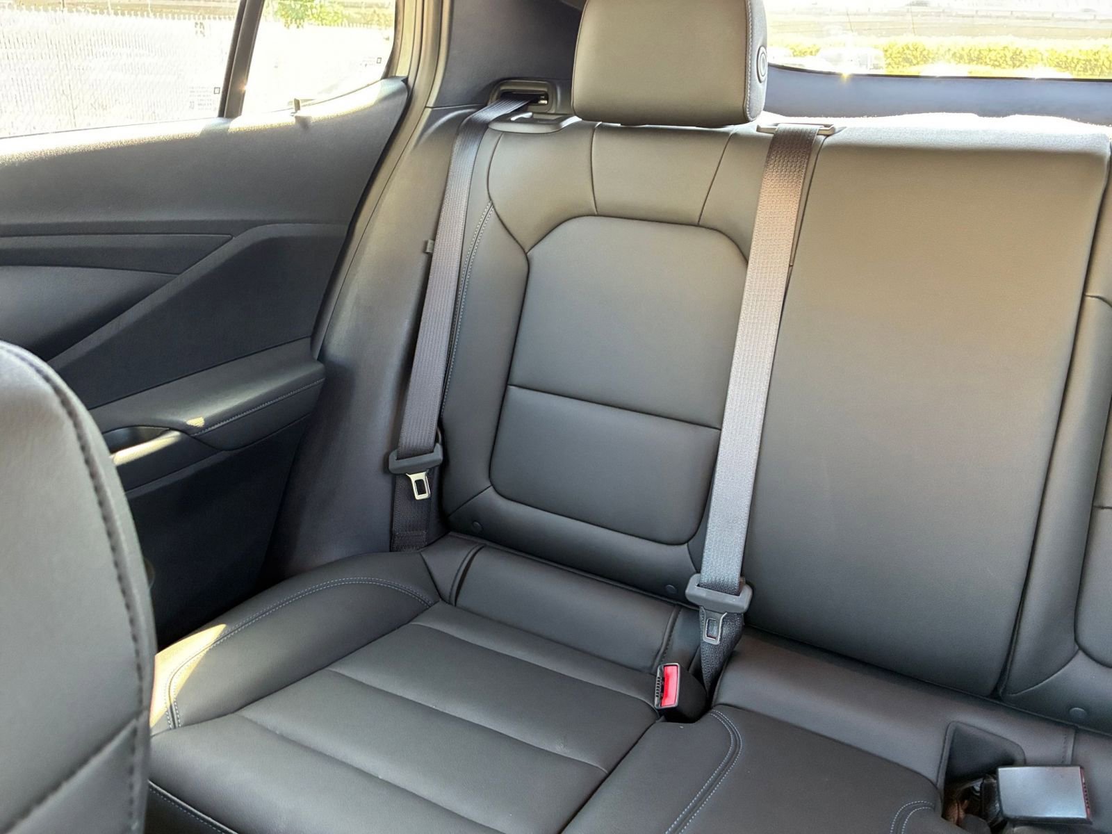 Used 2025 Buick Envista Sport Touring image 38